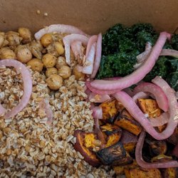 Irving Farm New York - Grain bowl (bulgur wheat, sweet potato, kale, garbanzo beans and onions). Qty is small and only fills like a heavy snack