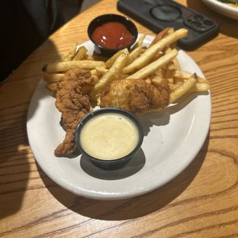 Shakers Restaurant - Chicken Tenders (kids) - Burgers Near Me - Lynchburg, Virginia Shakers Restaurant - Chicken Tenders (kids) - Burgers Near Me - Lynchburg, Virginia