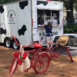 The Rolling Cow Creamery - The farmers market at Wexford Village