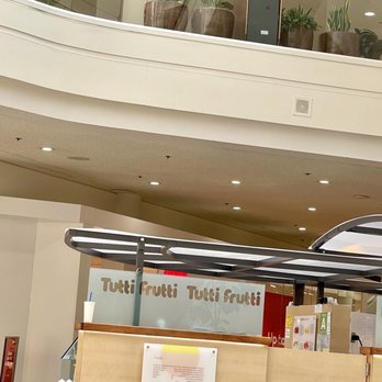 Tutti Frutti - Not very fancy setting. - Ice Cream & Frozen Yogurt Near Me - Redondo Beach, California Tutti Frutti - Not very fancy setting. - Ice Cream & Frozen Yogurt Near Me - Redondo Beach, California