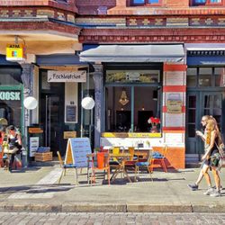 Sightseeing Buslinie 111 - Fischmarkt, warten auf den 111er (06/2019)