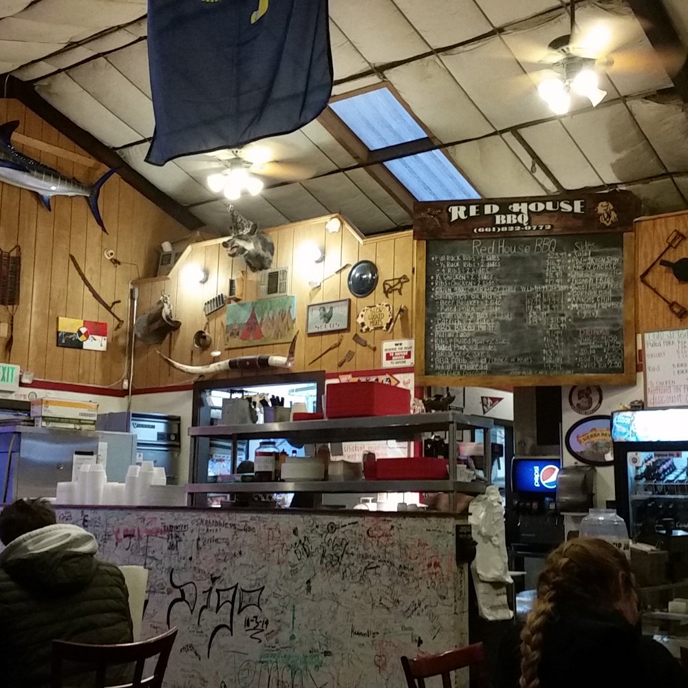 Red House BBQ - Awesome atmosphere - Barbeque Near Me - Tehachapi, California