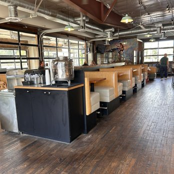Best Pizza & Brew Vista - Inside - Pizza Near Me - Vista, California Best Pizza & Brew Vista - Inside - Pizza Near Me - Vista, California