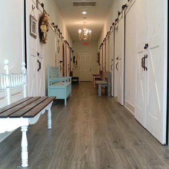 Shabby 2 Chic Salon & Spa Suites - Hallway - Hair Salons Near Me - Smyrna, Tennessee Shabby 2 Chic Salon & Spa Suites - Hallway - Hair Salons Near Me - Smyrna, Tennessee