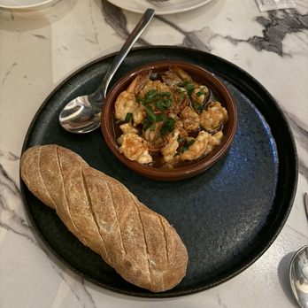 El Cielo - Garlic shrimp - Tapas Bars Near Me - Honolulu, Hawaii El Cielo - Garlic shrimp - Tapas Bars Near Me - Honolulu, Hawaii