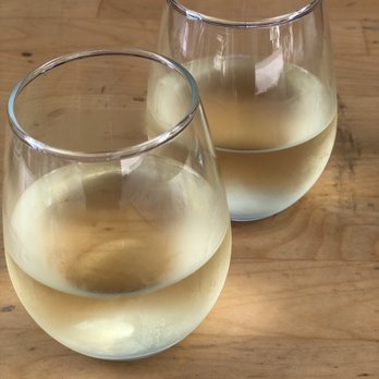 SuViche - Sushi and Ceviche - Chardonnay at Happy Hour - Sushi Bars Near Me - Miami, Florida SuViche - Sushi and Ceviche - Chardonnay at Happy Hour - Sushi Bars Near Me - Miami, Florida