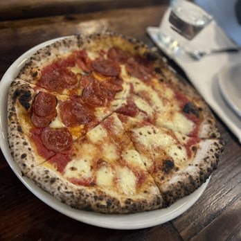 Övn Wood Fired Pizza - pepperoni and cheese - Pizza Near Me - Bellingham, Washington Övn Wood Fired Pizza - pepperoni and cheese - Pizza Near Me - Bellingham, Washington