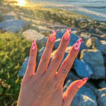 Lilly Nails Lounge - Nail Salons Near Me - Richmond, British Columbia