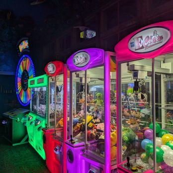 Uncle Buck's Fishbowl & Grill - Arcade - American Near Me - Round Rock, Texas Uncle Buck's Fishbowl & Grill - Arcade - American Near Me - Round Rock, Texas