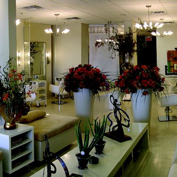 Coiffure Nu - Coiffure Nu Fall decorations - Hair Salons Near Me - Gatineau, Quebec