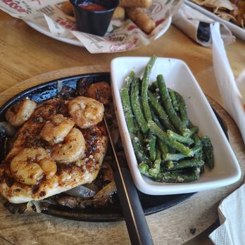 Applebee's Grill + Bar - American Near Me - Tooele, Utah