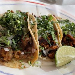 La Guarecita Restaurant - Tripa, Pastors x2 - Tastes authentic, two thumbs up!
