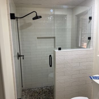 All American Glass - Another new shower door in remodeled bathroom - Windows Installation Near Me - Bakersfield, California All American Glass - Another new shower door in remodeled bathroom - Windows Installation Near Me - Bakersfield, California