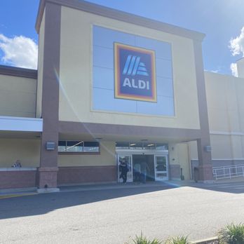 ALDI - the front of the aldi store - Grocery Near Me - Orange Park, Florida ALDI - the front of the aldi store - Grocery Near Me - Orange Park, Florida