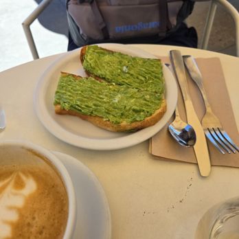 Dolina Santa Fe - Avocado toast - Cafes Near Me - Santa Fe, New Mexico