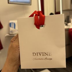Divine Aesthetic Lounge - Loot to go