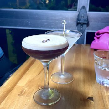 The Summit - Martini Monday specialty martinis - Cocktail Bars Near Me - Pittsburgh, Pennsylvania