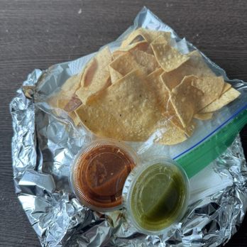 El Ojo De Agua - Fresh chips with yummy sauces - Food Trucks Near Me - San Francisco, California El Ojo De Agua - Fresh chips with yummy sauces - Food Trucks Near Me - San Francisco, California