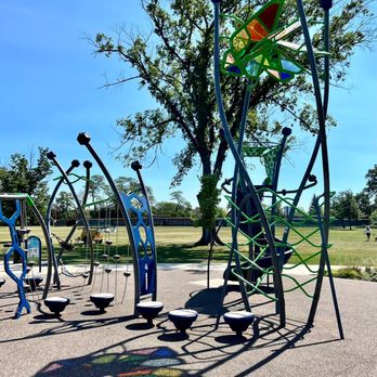 Salt Creek Park - Parks Near Me - Elmhurst, Illinois Salt Creek Park - Parks Near Me - Elmhurst, Illinois