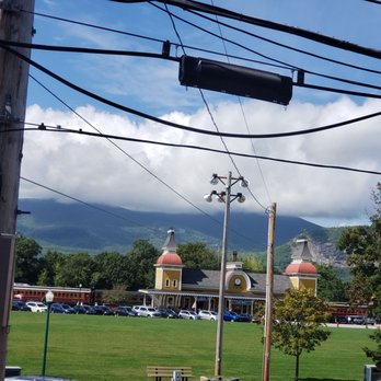 Stairway Cafe - Sandwiches Near Me - North Conway, New Hampshire
