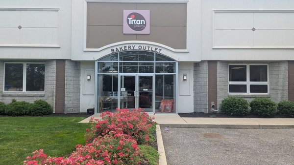 Titan Bakery by null