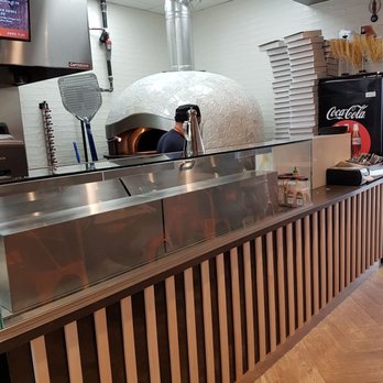 Vis-à-Vis - Interior of restaurant - Pizza Near Me - Pickering, Ontario