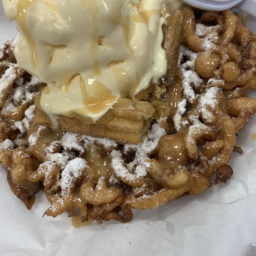Vida Dulce - Churro funnel cake sundae with vanilla ice cream and caramel - Ice Cream & Frozen Yogurt Near Me - Cary, North Carolina