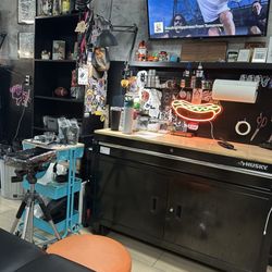 Electric Artistry Tattoo - Ryan's workstation