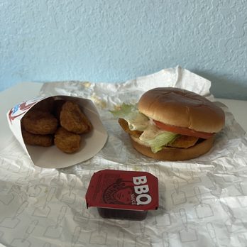 Wendy's - Chicks nuggets with amazing bbq sauce with thre Ghost Pepper Ranch Chicken Sandwich! - Burgers Near Me - Livermore, California Wendy's - Chicks nuggets with amazing bbq sauce with thre Ghost Pepper Ranch Chicken Sandwich! - Burgers Near Me - Livermore, California
