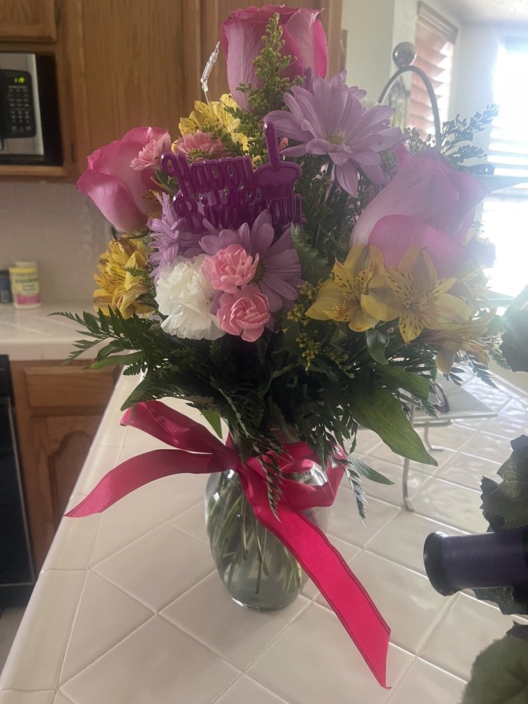 BEAS FLOWERS & GIFTS Updated August 2024 32 Photos & 16 Reviews