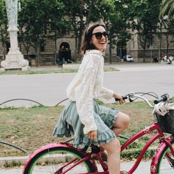 Cruising Barcelona Bike Tours - Our Cherie model!