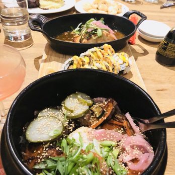 Earls Kitchen + Bar - New American Near Me - McLean, Virginia
