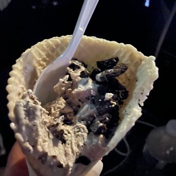 Bloomfield Creamery - Cookies and cream in cone.. cone was soft. Wouldn't get the cone again - Ice Cream & Frozen Yogurt Near Me - Pasadena, California Bloomfield Creamery - Cookies and cream in cone.. cone was soft. Wouldn't get the cone again - Ice Cream & Frozen Yogurt Near Me - Pasadena, California