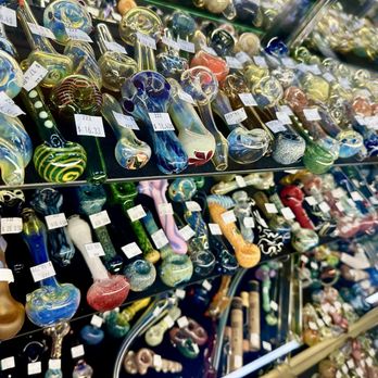 One Hit Wonders - Pipes galore made in USA - Tobacco Shops Near Me - Tucson, Arizona