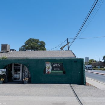 Scotts Diner - Outside. Gravel parking lot if you go too far back. - Diners Near Me - Merced, California