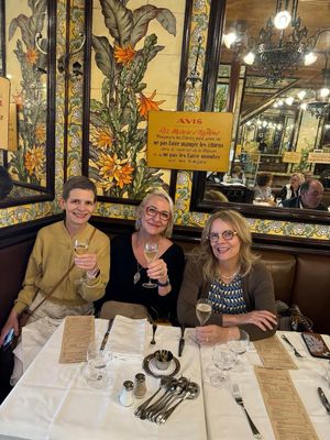 Brasserie Lipp by null