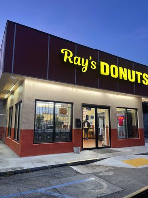 Ray's Donuts #4 by null