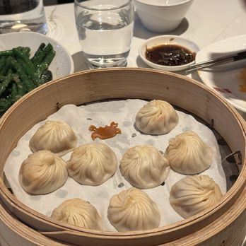 Din Tai Fung - Crab & Kurobuta Pork Xiao Long Bao (10 each) - Taiwanese Near Me - Bellevue, Washington Din Tai Fung - Crab & Kurobuta Pork Xiao Long Bao (10 each) - Taiwanese Near Me - Bellevue, Washington