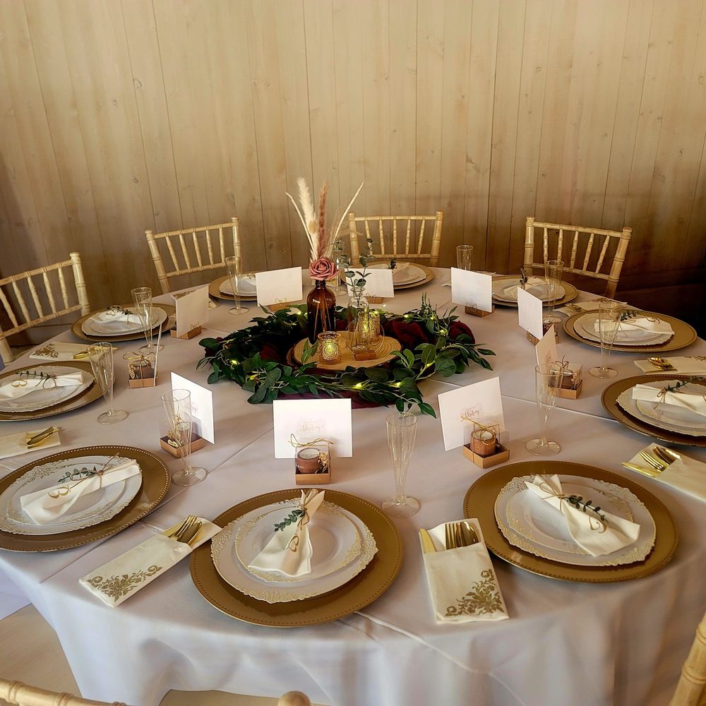 The Barn - Seating for 10 - Restaurants Near Me - Hollister, California The Barn - Seating for 10 - Restaurants Near Me - Hollister, California