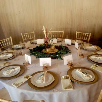 The Barn - Seating for 10 - Restaurants Near Me - Hollister, California