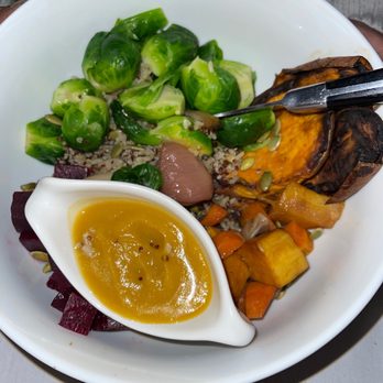 1640 Hart House - Warm veggie - New American Near Me - Ipswich, Massachusetts