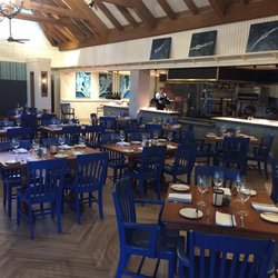Wind & Waves Grill
