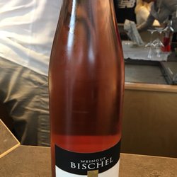 Weingut Bischel - Summer rosé wine from the winery Bischel / Der Sommer Rosé am Winzerstand Bischel auf dem Eppendorfer Landstraßenfest 12,50€