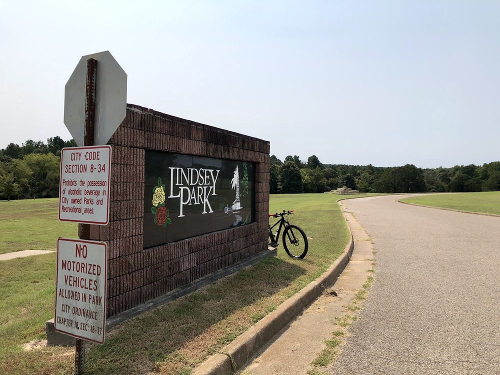LINDSEY PARK Updated September 2024 16 Photos 12557 Spur 364 W, Tyler, Texas Hiking