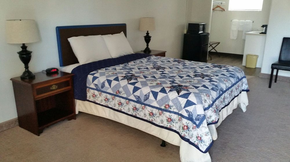 SURREY HOUSE COUNTRY INN Updated June 2024 11865 Rolfe Hwy, Surry