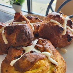 Brenda's Place & Bakery - Cinnamon Buns