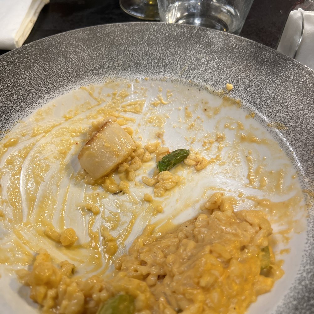 La Piazza - Risotto with scallops stole my heart! A total must!!! - Italian Near Me - Cannes, 06 La Piazza - Risotto with scallops stole my heart! A total must!!! - Italian Near Me - Cannes, 06
