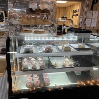 Pistos Coffee - Pastry case - Coffee & Tea Near Me - Oak Hill, West Virginia