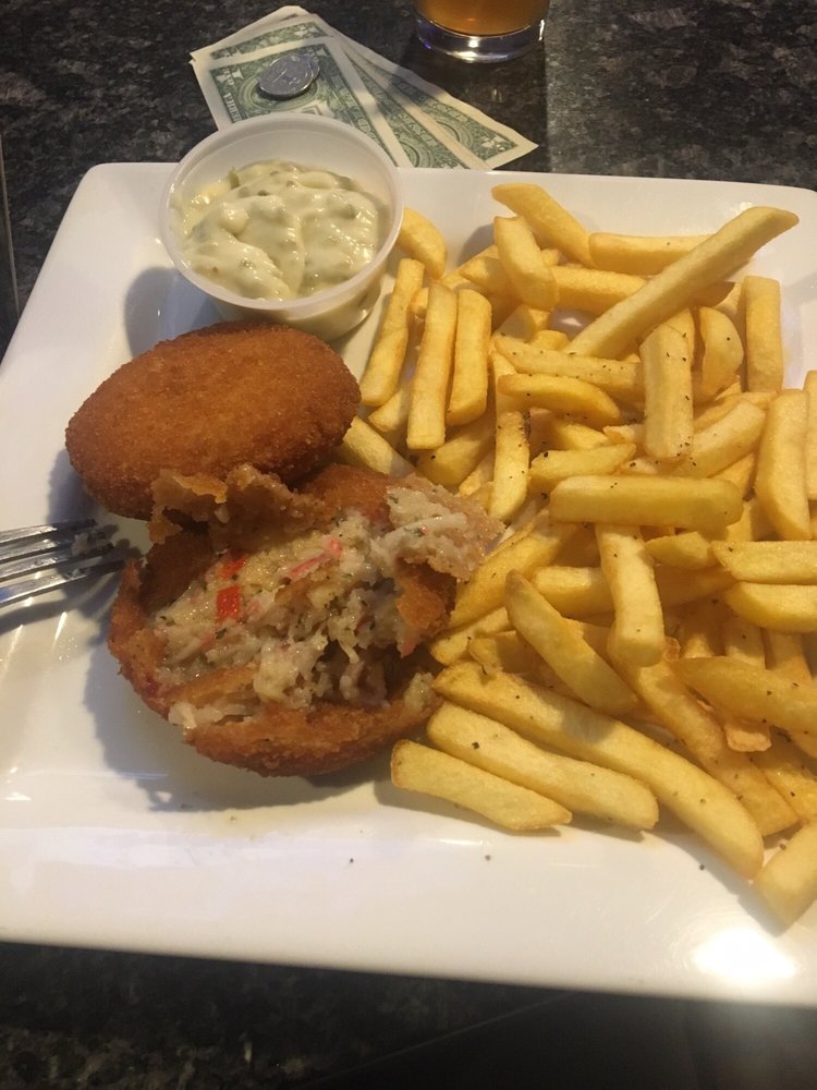 HATTRICK’S SPORTS BAR & GRILL 33 Photos & 12 Reviews 64 E Lincoln