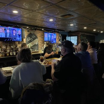 Dew Drop Inn - a crowd of people watching televisions - Bars Near Me - Derby, Connecticut Dew Drop Inn - a crowd of people watching televisions - Bars Near Me - Derby, Connecticut